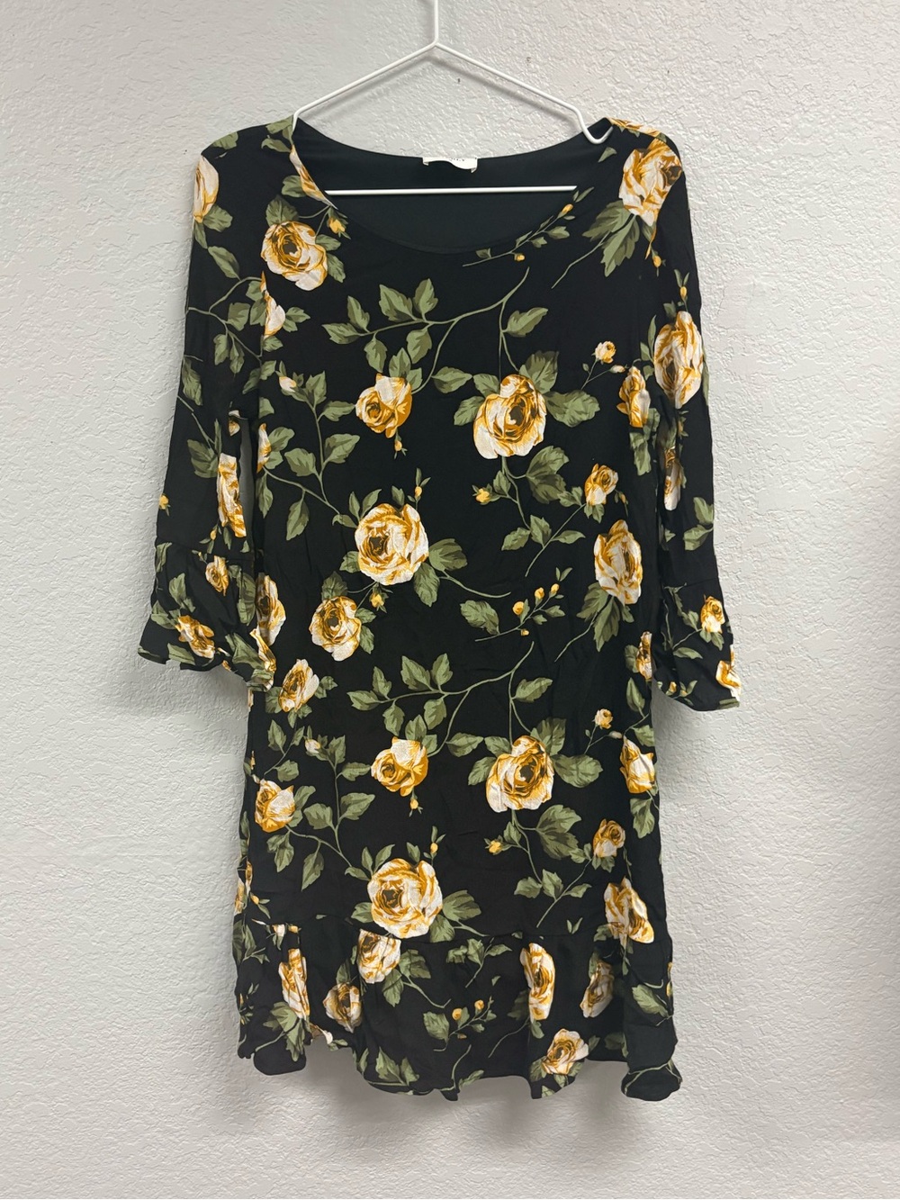 Everly Black 3/4 Length Sleeves Dress with Yellow Rose Print Size M